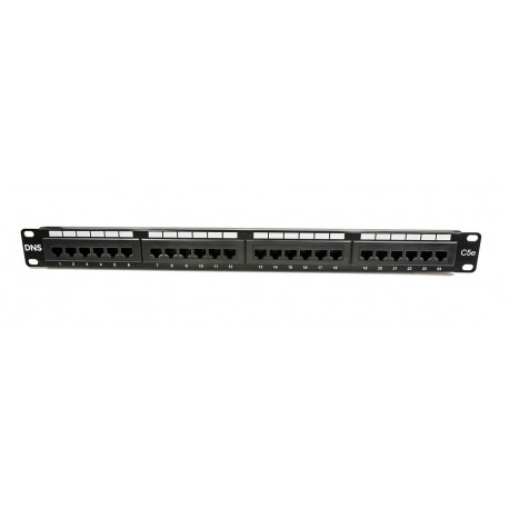 DNS C5e UTP paneel 24 port